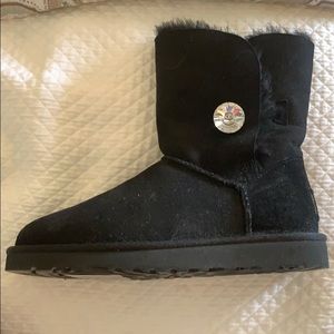 Black uggs